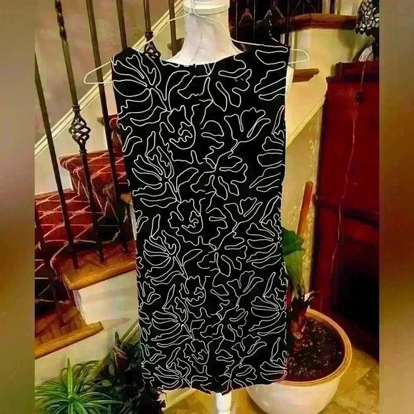 Marie St Claire dress black with white embroidery 8. Sleeveless exc condition - Picture 7 of 8